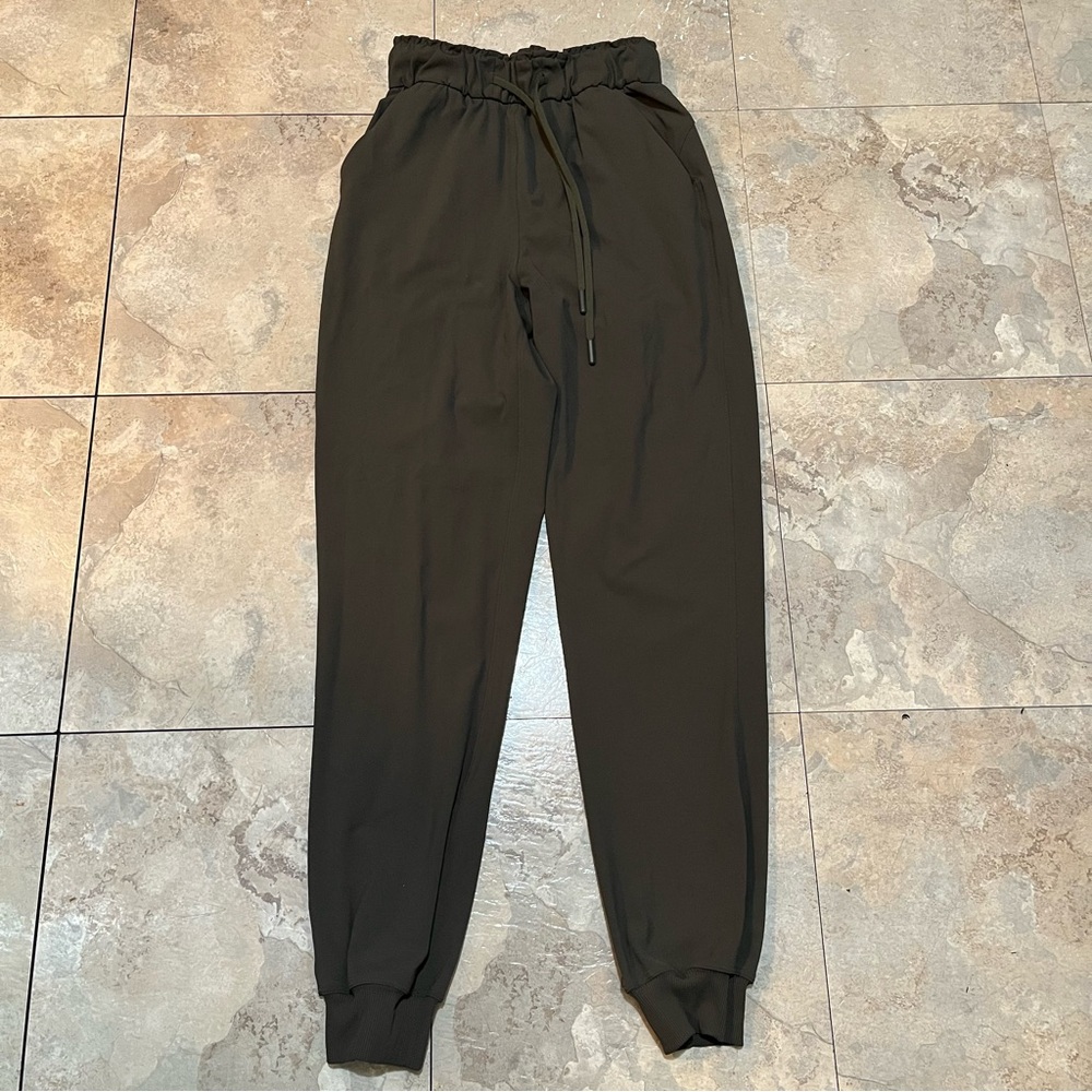 Lululemon Stretch High-Rise Jogger